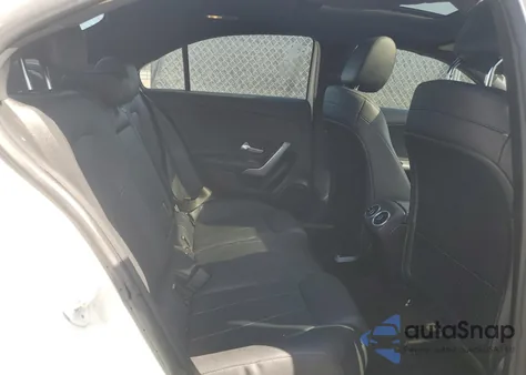 2019 Mercedes-Benz A 220 4Matic z USA, uszkodzony, nr VIN WDD3G4FB4KW023148